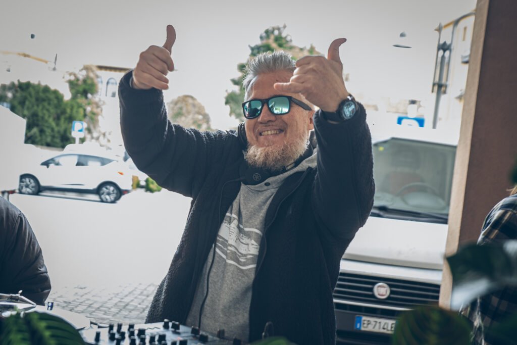 NOVO_Vol.5_260329_084